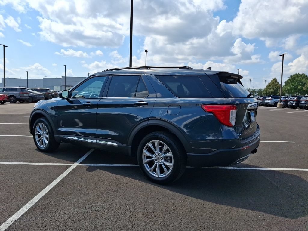 Used 2024 Ford Explorer XLT w/ Equipment Group 202A AWD/4WD image 3