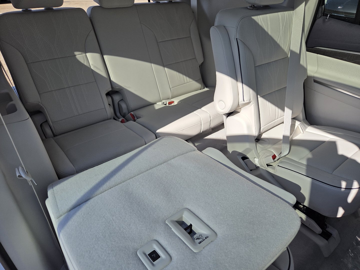 New 2027 Buick Enclave Avenir w/ LPO, Floor Liner Package AWD/4WD image 25