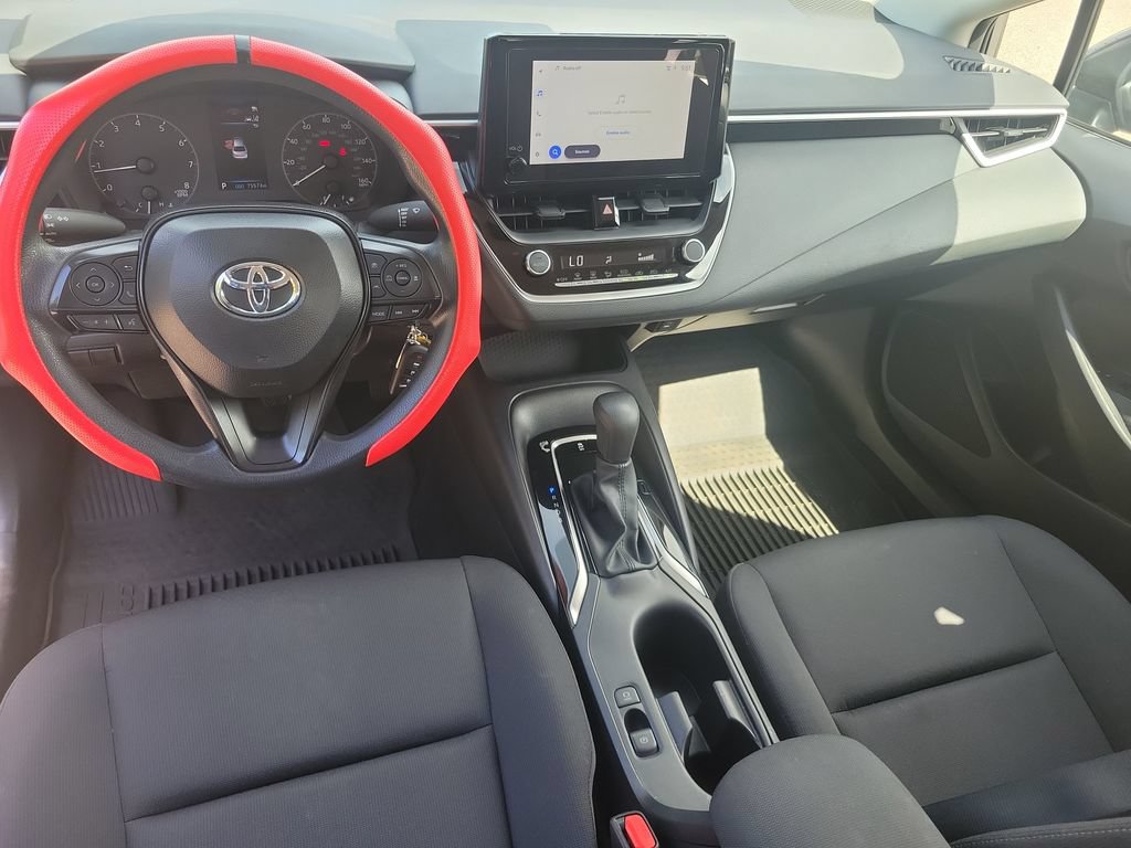 Used 2025 Toyota Corolla LE FWD image 11
