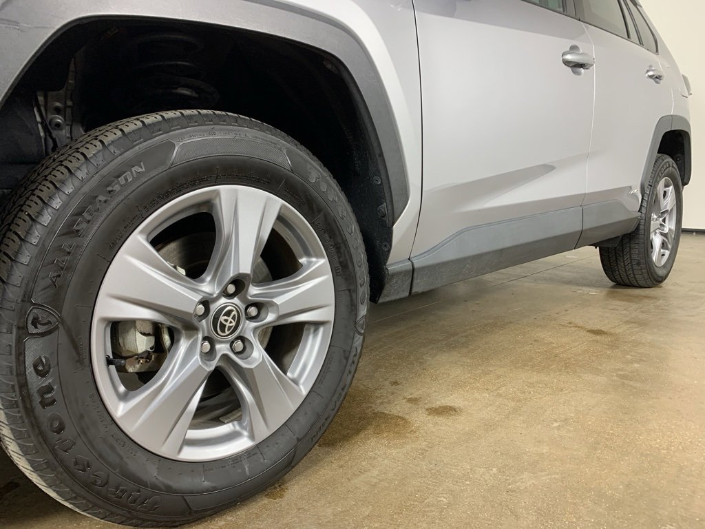 Used 2022 Toyota RAV4 XLE w/ Convenience Package image 2