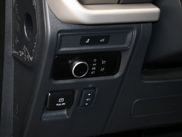 Used 2024 Ford Expedition Max XLT image 26