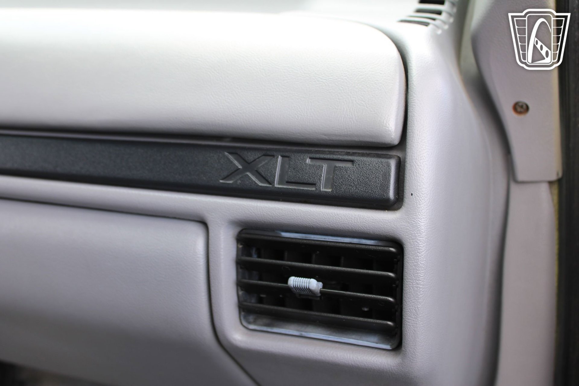 Used 1996 Ford F350 2WD SuperCab DRW image 2