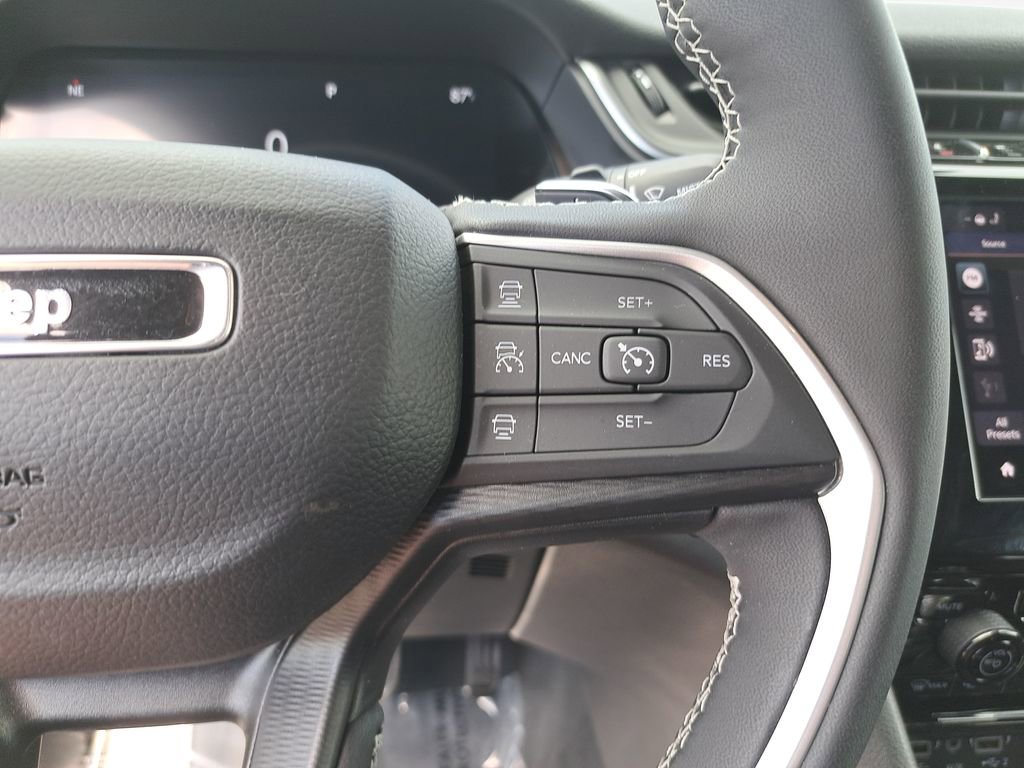 Used 2024 Jeep Grand Cherokee Altitude AWD/4WD image 52