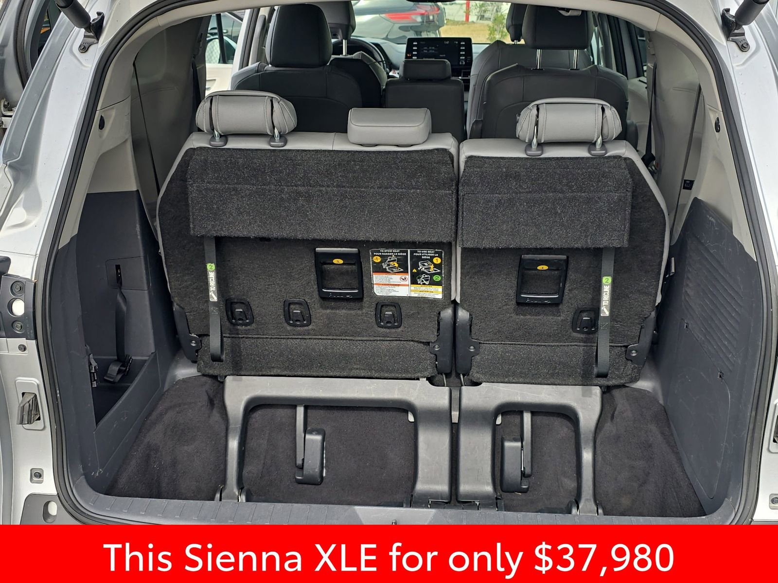 Used 2024 Toyota Sienna XLE image 20