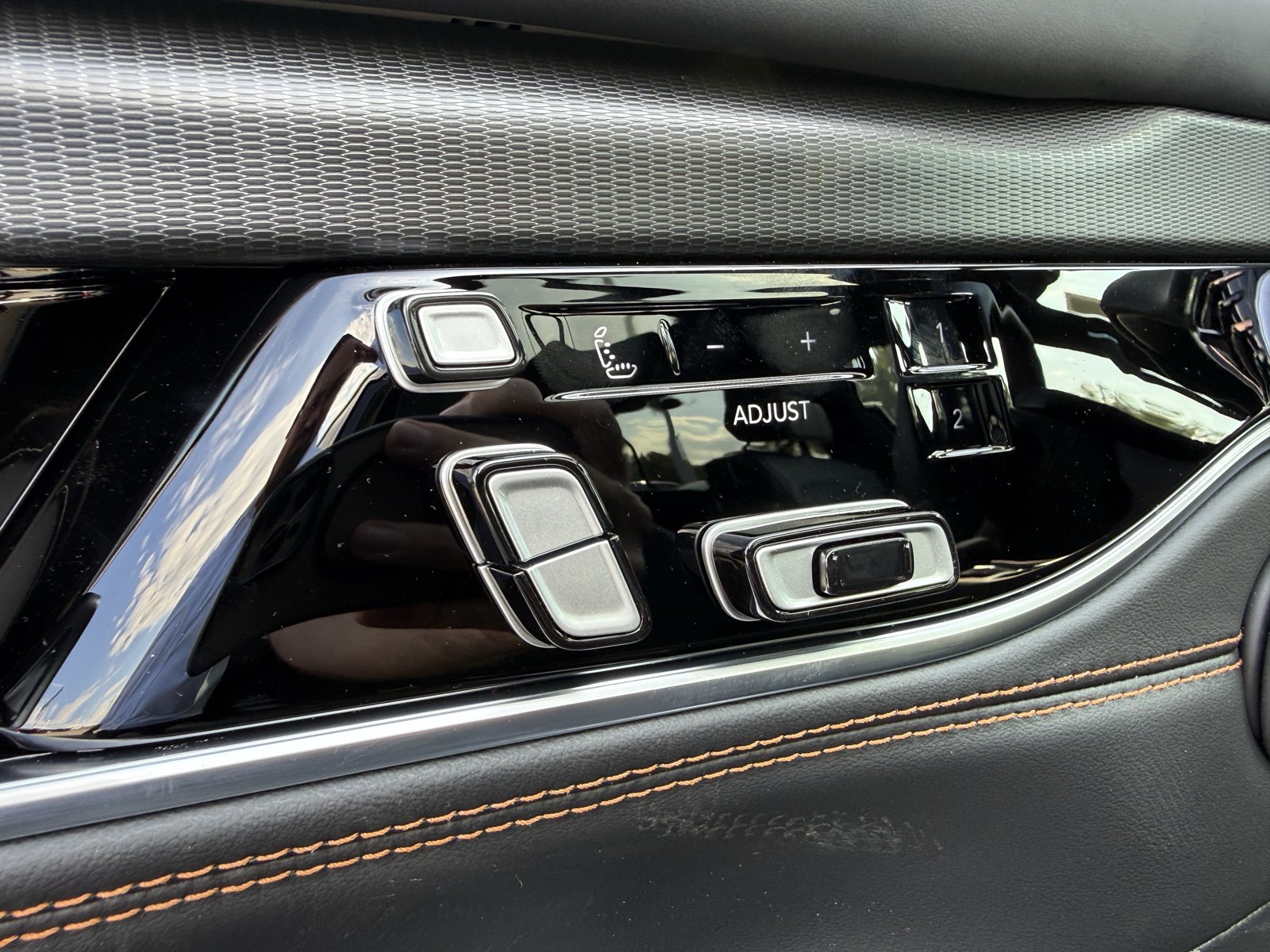 New 2026 Jeep Grand Wagoneer Summit AWD/4WD image 12