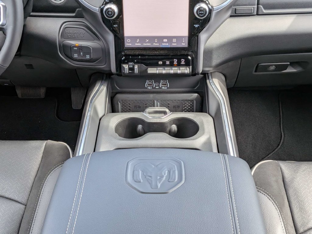 New 2026 RAM 2500 Laramie w/ Night Edition AWD/4WD image 17
