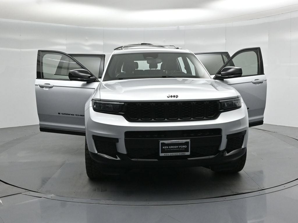 Used 2021 Jeep Grand Cherokee L Laredo AWD/4WD image 26