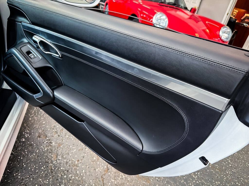 Used 2015 Porsche 911 Carrera 4S AWD/4WD image 23