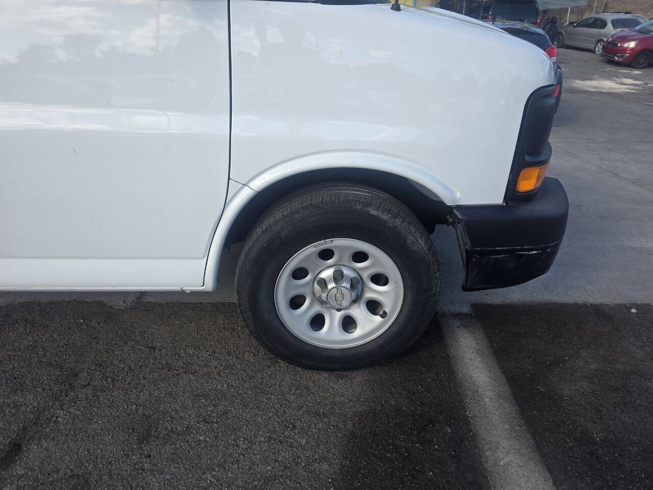 Used 2013 Chevrolet Express 1500 RWD image 9