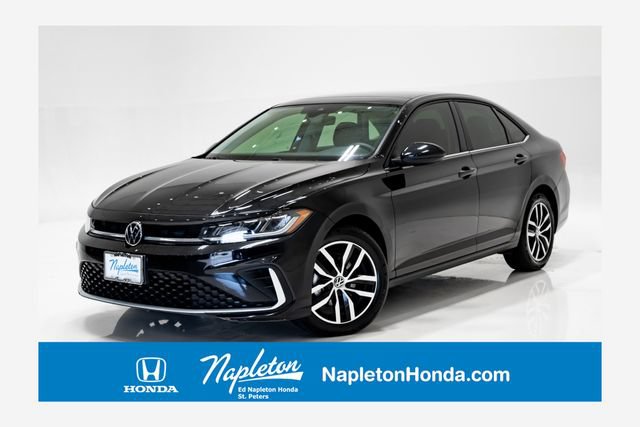 Used 2025 Volkswagen Jetta SE