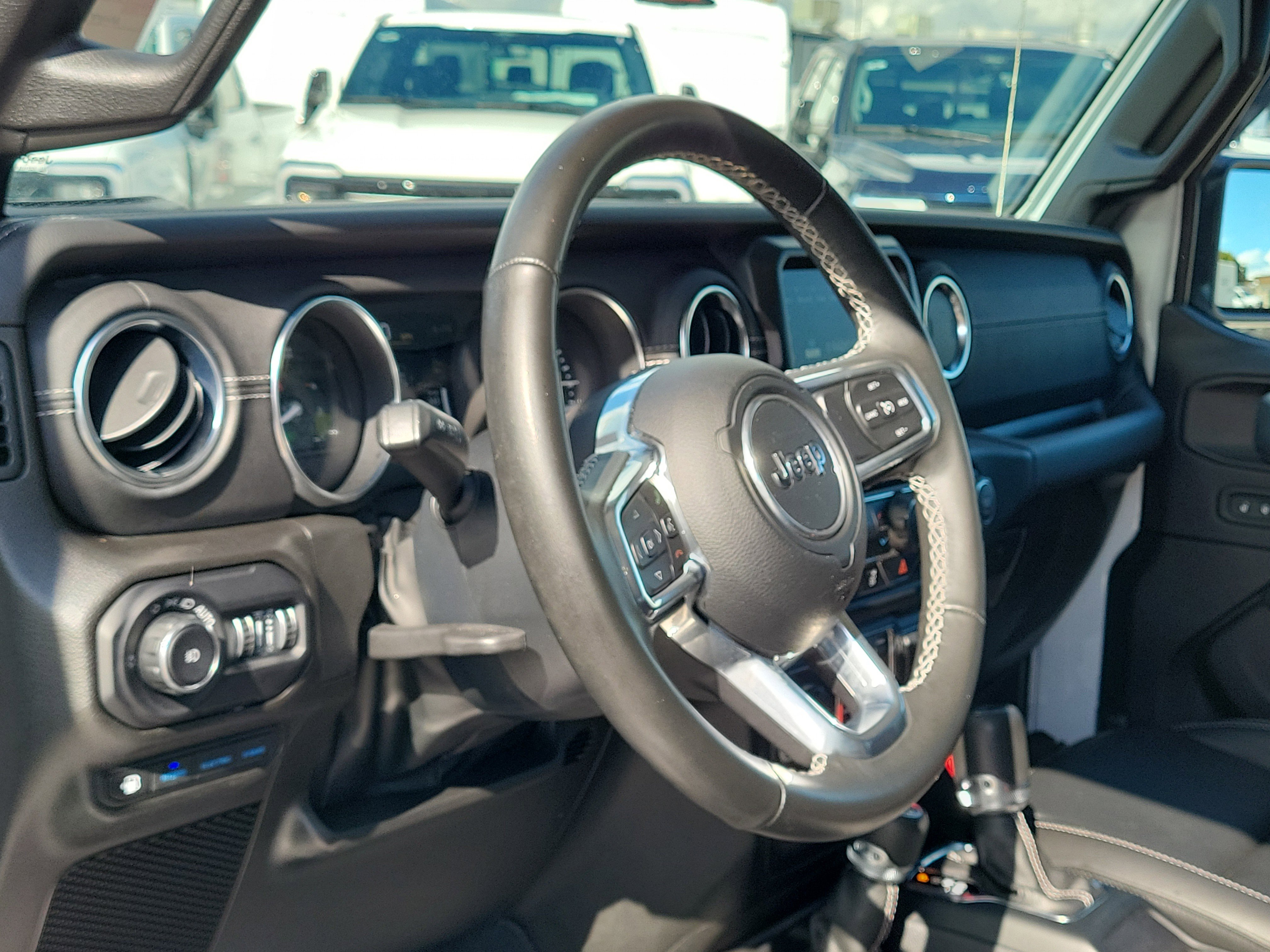 Used 2022 Jeep Wrangler Unlimited Sahara image 7