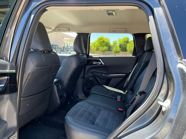 Used 2025 Mitsubishi Outlander SE AWD/4WD image 27