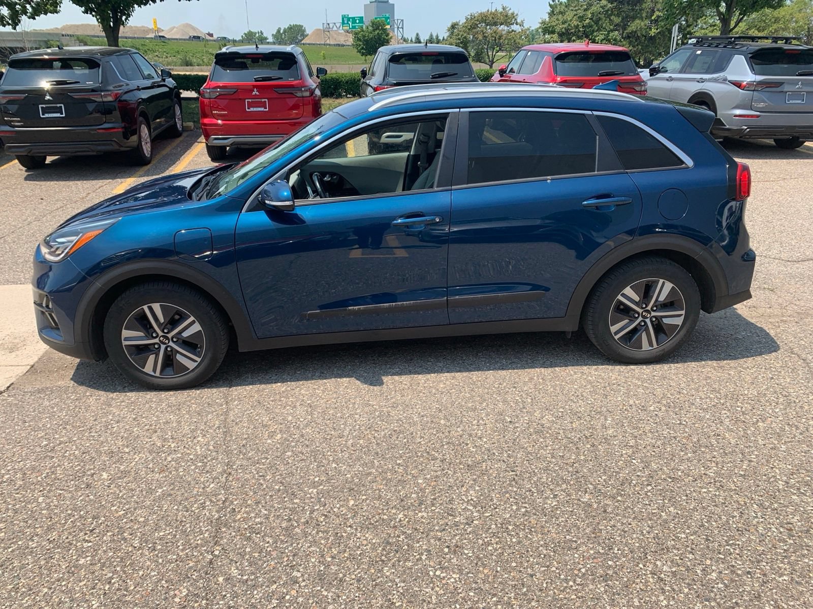 Used 2020 Kia Niro EX Premium FWD image 6