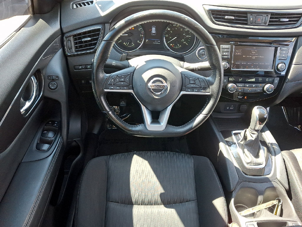 Used 2020 Nissan Rogue SV FWD image 11