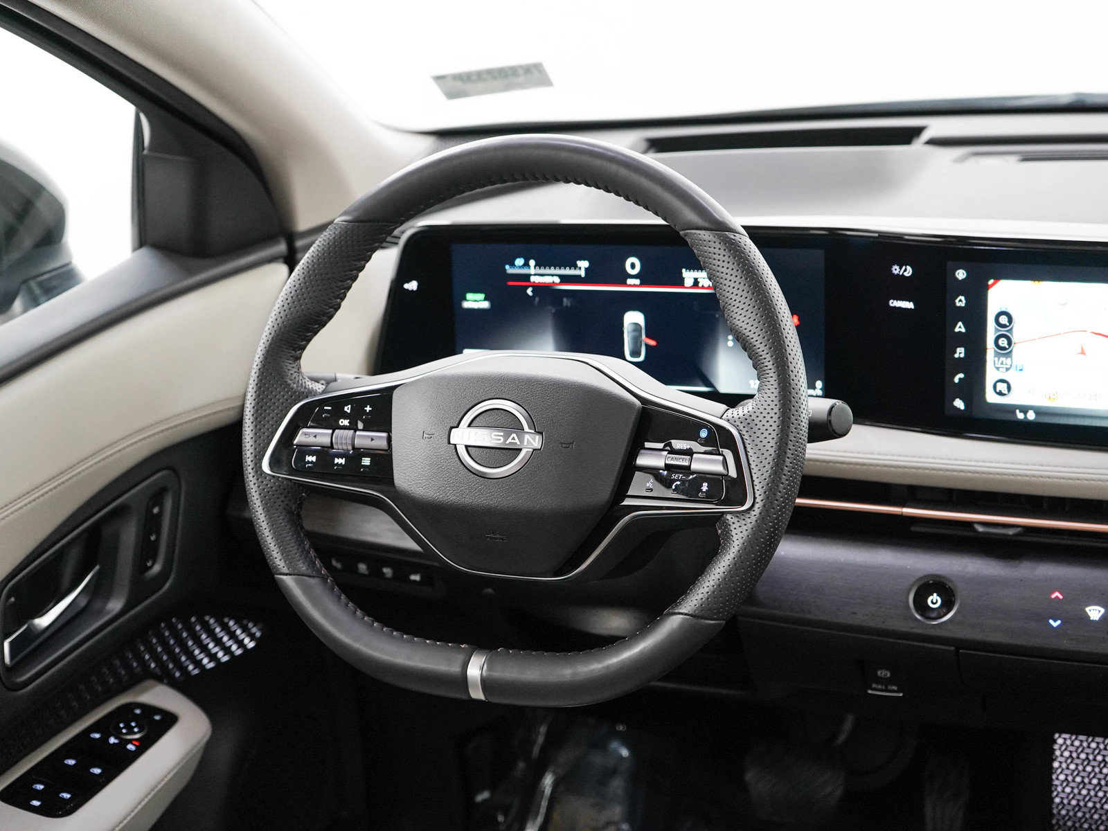 Used 2024 Nissan Ariya AWD image 14