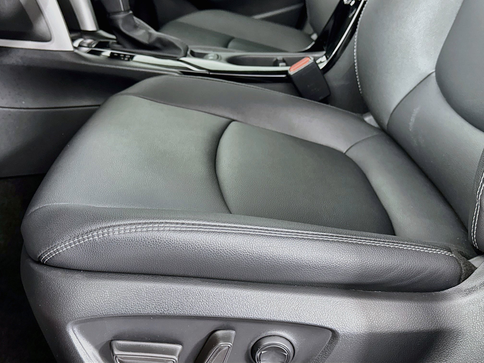 Used 2023 Toyota Corolla Cross XLE w/ Convenience Package FWD image 19
