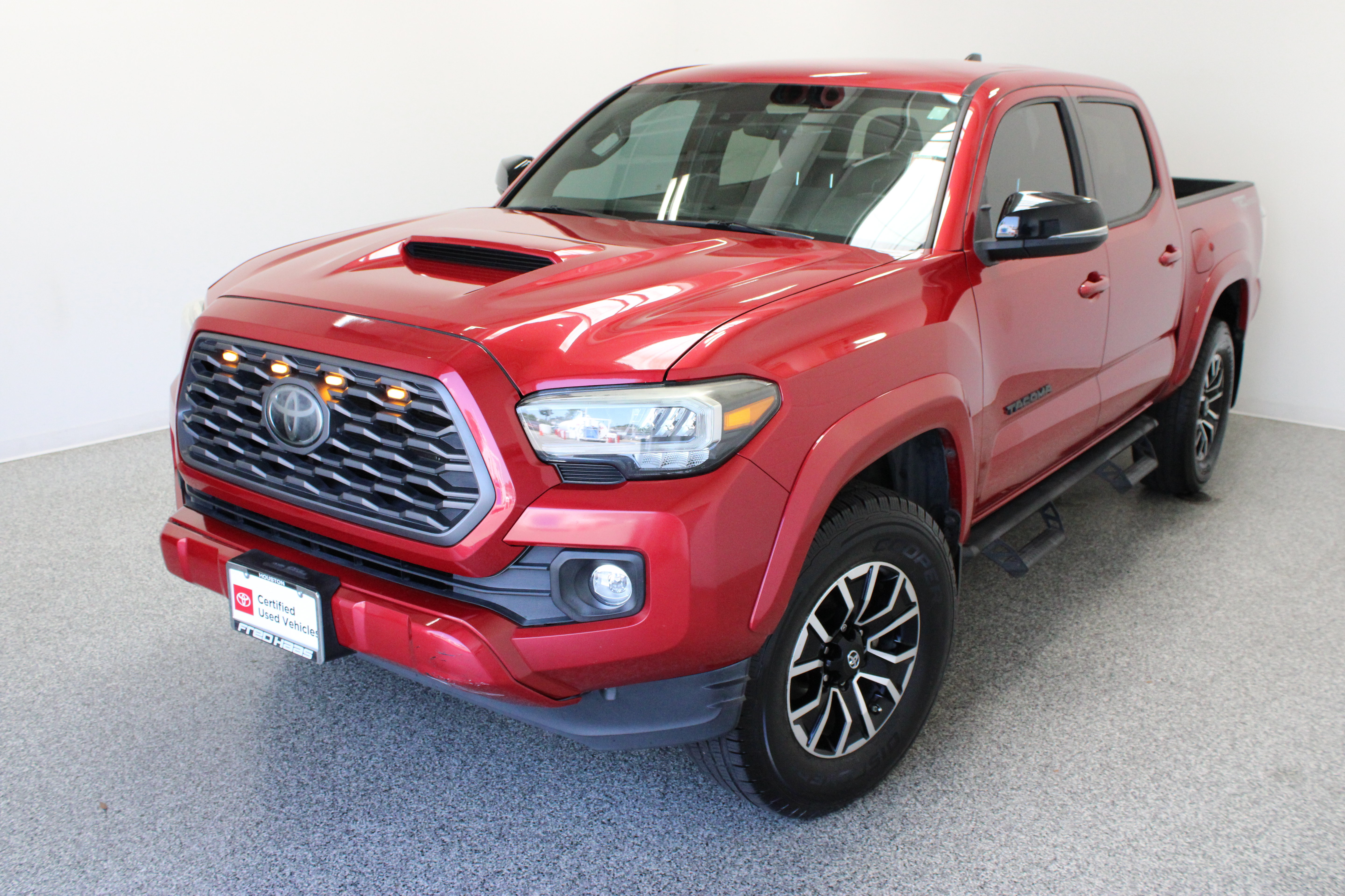 Certified 2020 Toyota Tacoma TRD Sport w/ Technology Package RWD image 2