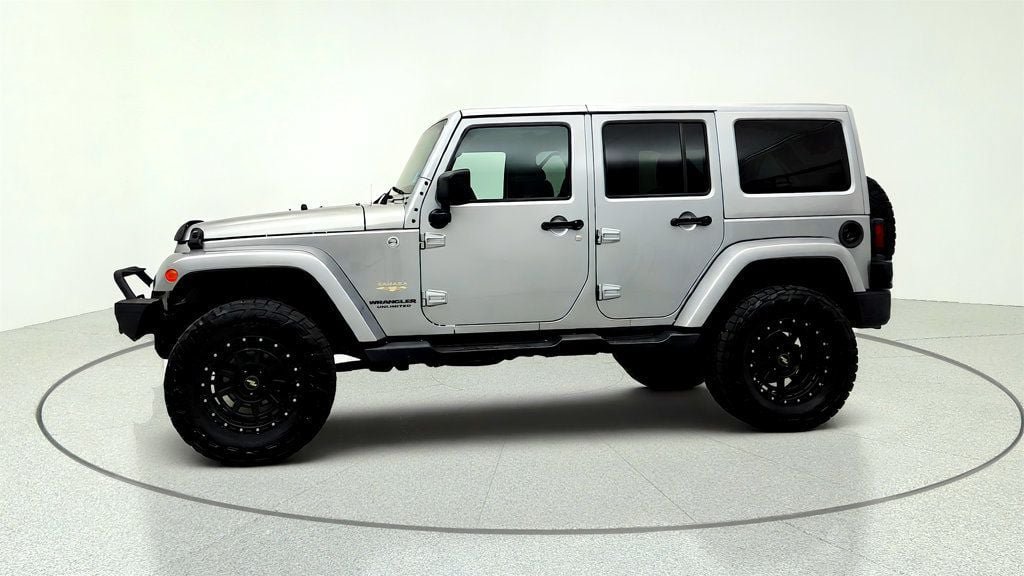 Used 2015 Jeep Wrangler Unlimited Sahara w/ Connectivity Group AWD/4WD image 8