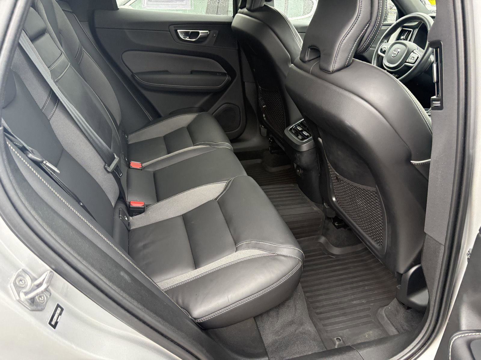 Used 2021 Volvo XC60 T5 R-Design w/ Advanced Package image 18