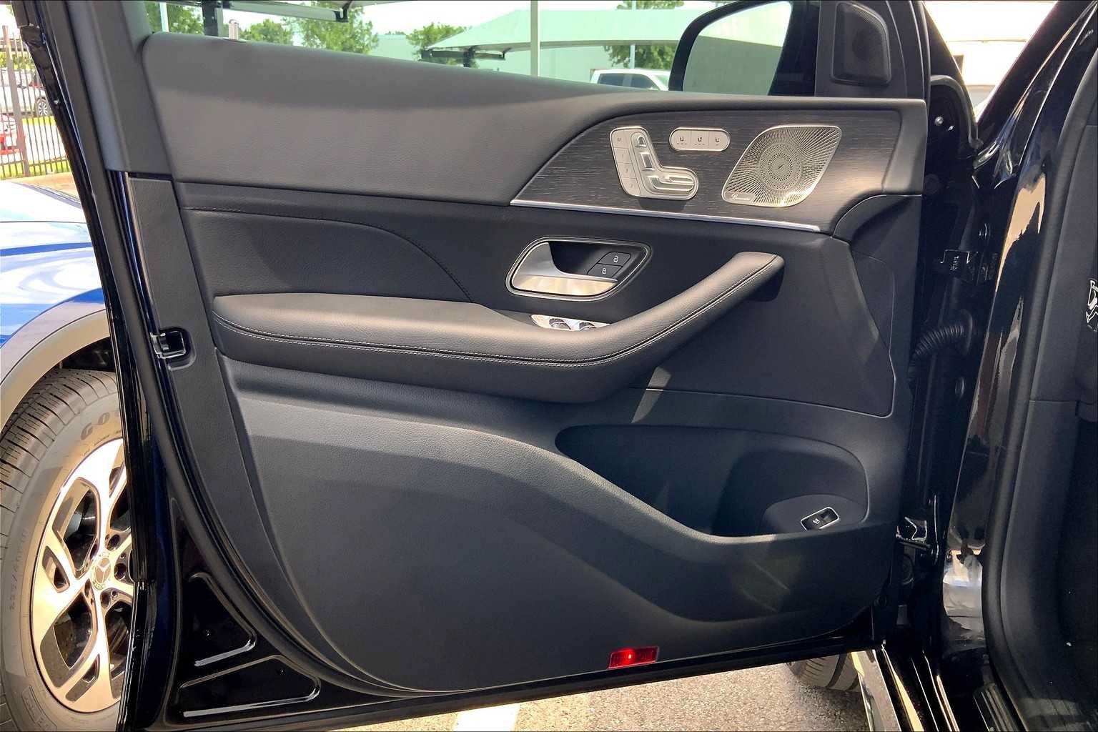 New 2025 Mercedes-Benz GLC 350e 4MATIC image 15