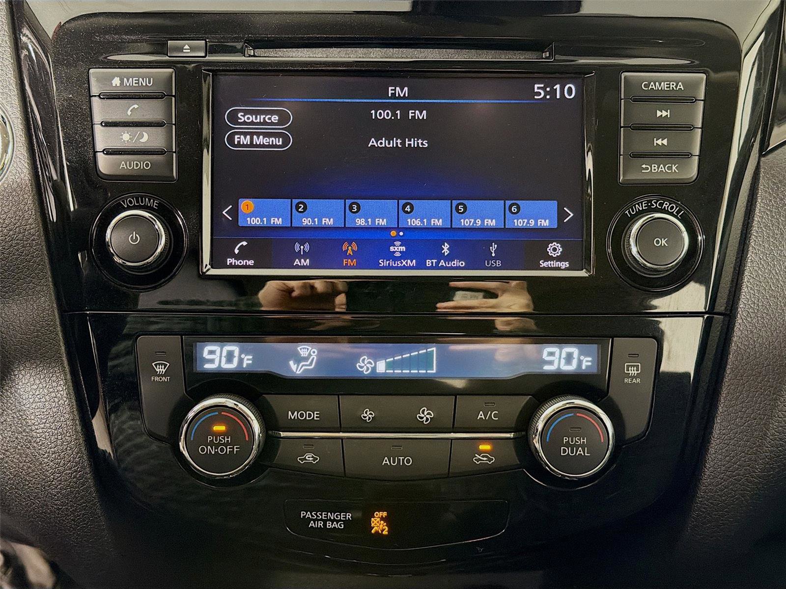 Used 2022 Nissan Rogue Sport SV w/ Technology Package image 14