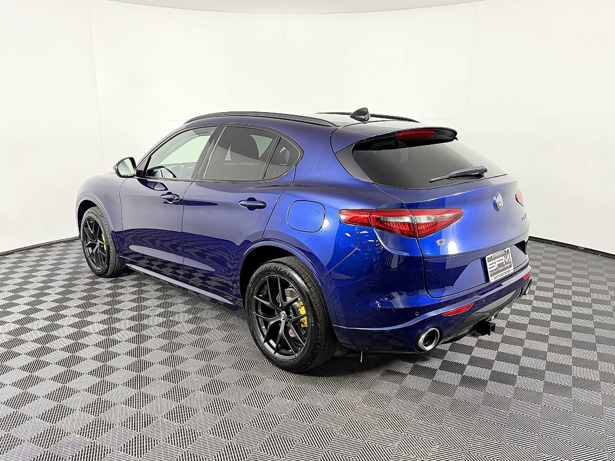 Used 2021 Alfa Romeo Stelvio Ti w/ Premium Package image 11
