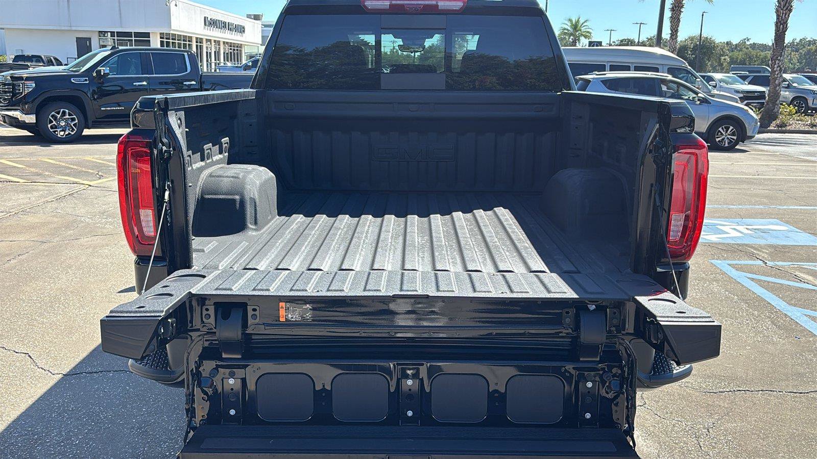 New 2026 GMC Sierra 1500 AT4 w/ AT4 Premium Package AWD/4WD image 7