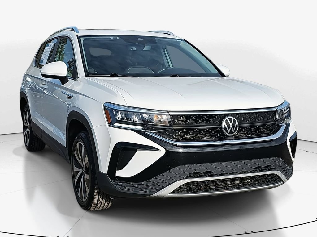 Used 2022 Volkswagen Taos SE w/ Panoramic Sunroof Package video 2