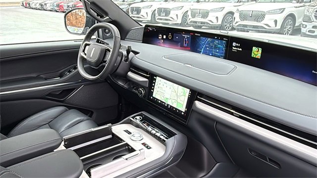 New 2025 Lincoln Navigator Reserve w/ Jet Appearance Package image 7
