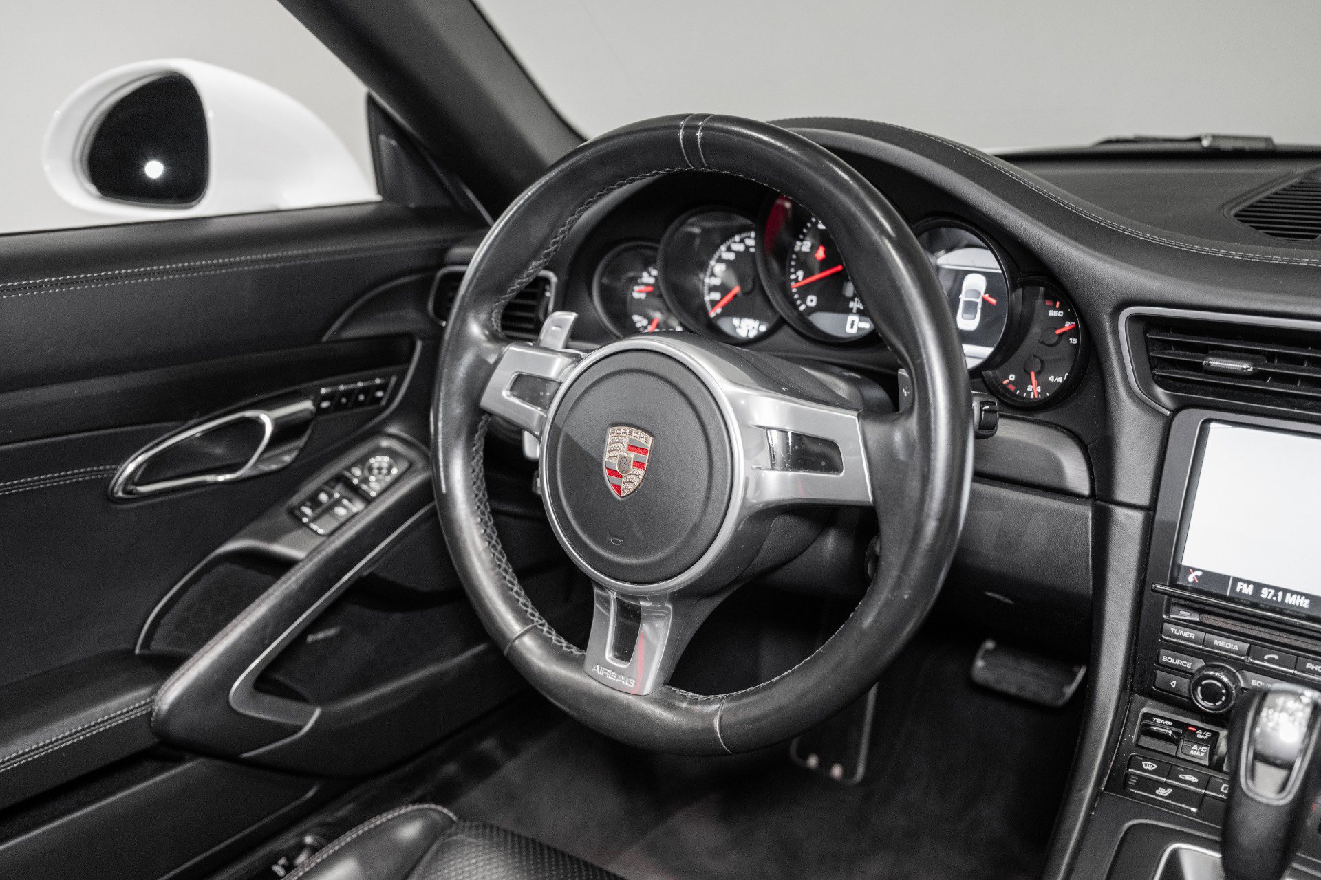 Used 2016 Porsche 911 Carrera GTS image 25