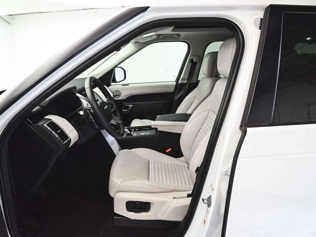 Used 2025 Land Rover Discovery S AWD/4WD image 28