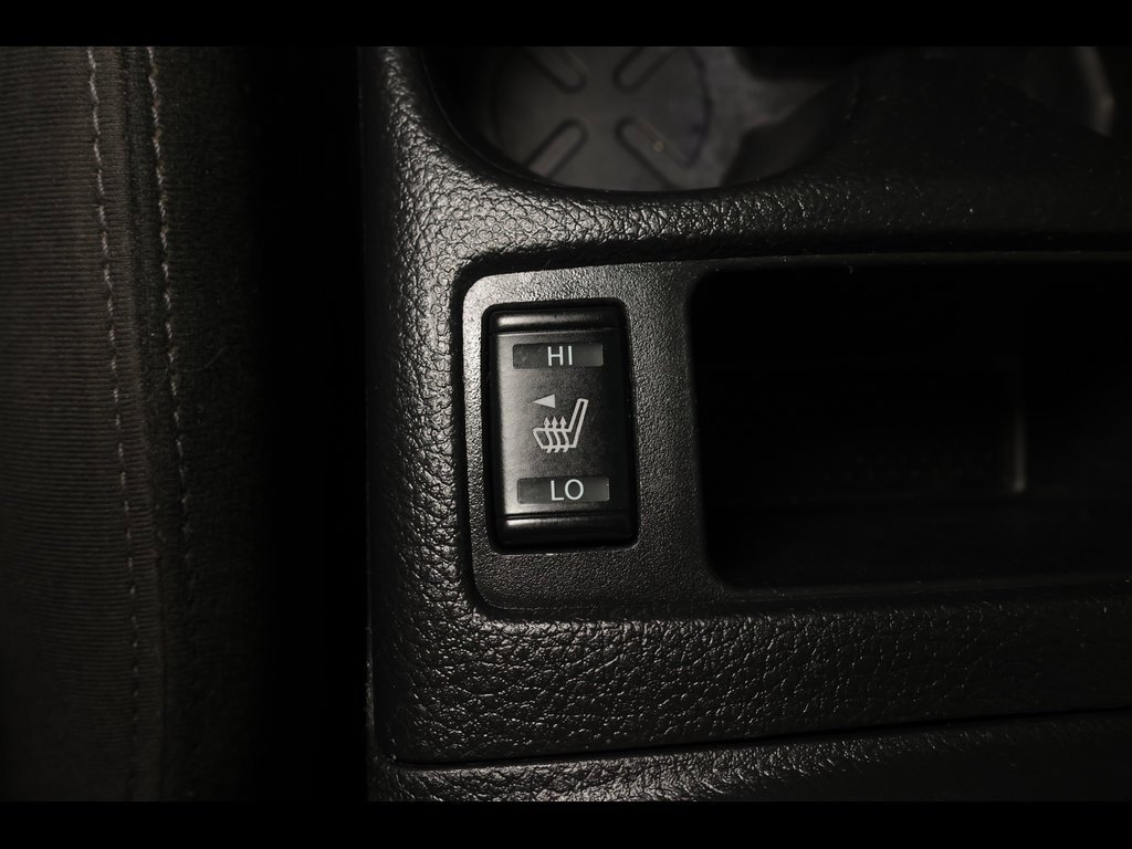 Used 2016 Nissan Rogue SV w/ SV Premium Package image 13