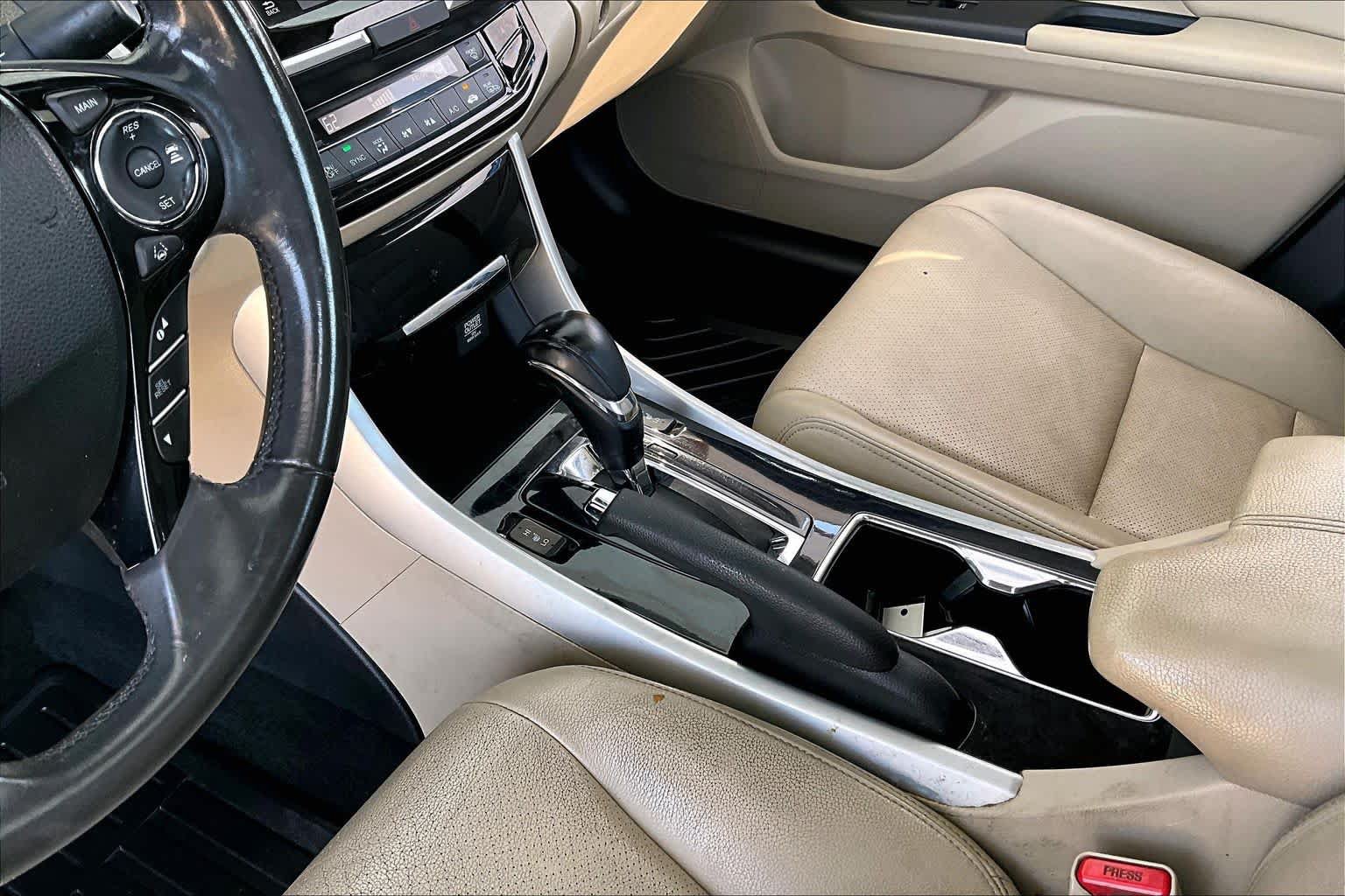 Certified 2017 Honda Accord Touring image 17