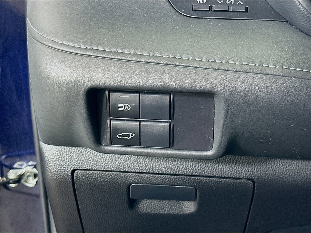 Used 2022 Toyota Highlander XLE image 22