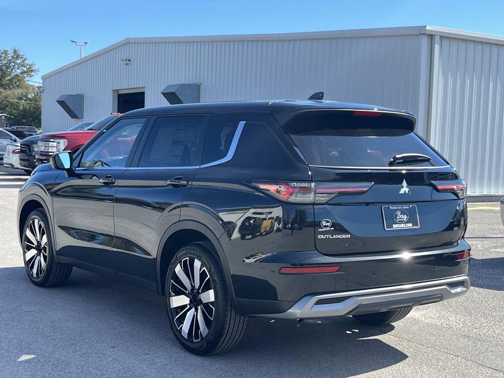 New 2026 Mitsubishi Outlander SE image 3