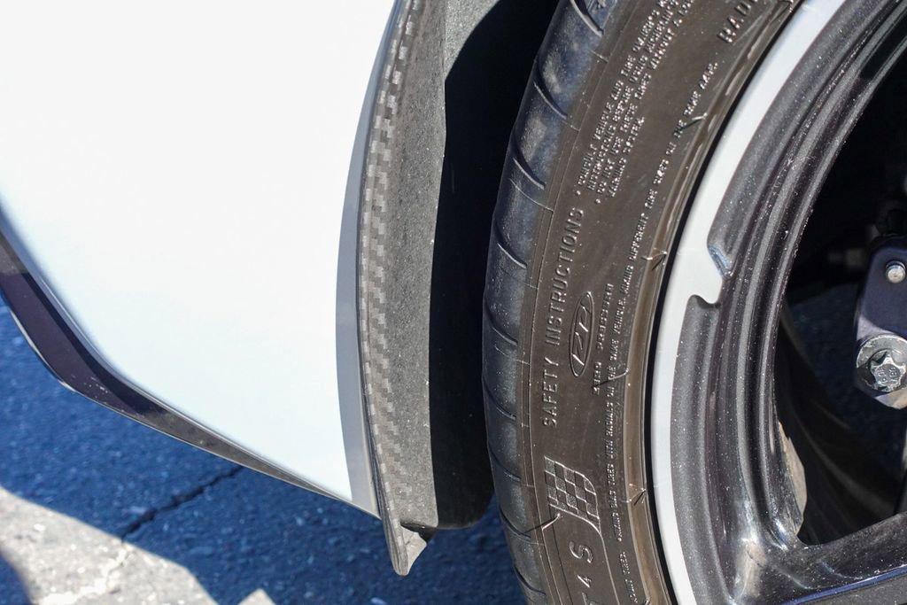 Used 2022 Chevrolet Corvette Stingray Coupe w/ Z51 Performance Package image 9