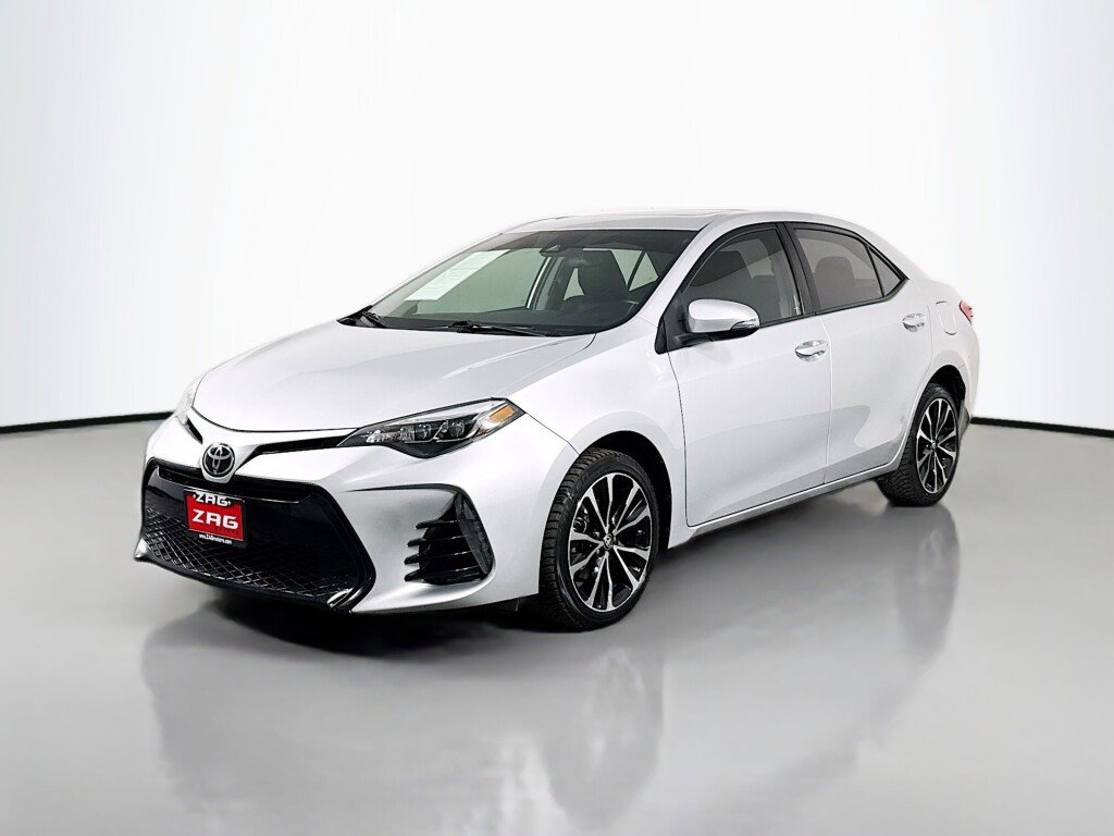 Used 2017 Toyota Corolla SE w/ SE Premium Package FWD image 1
