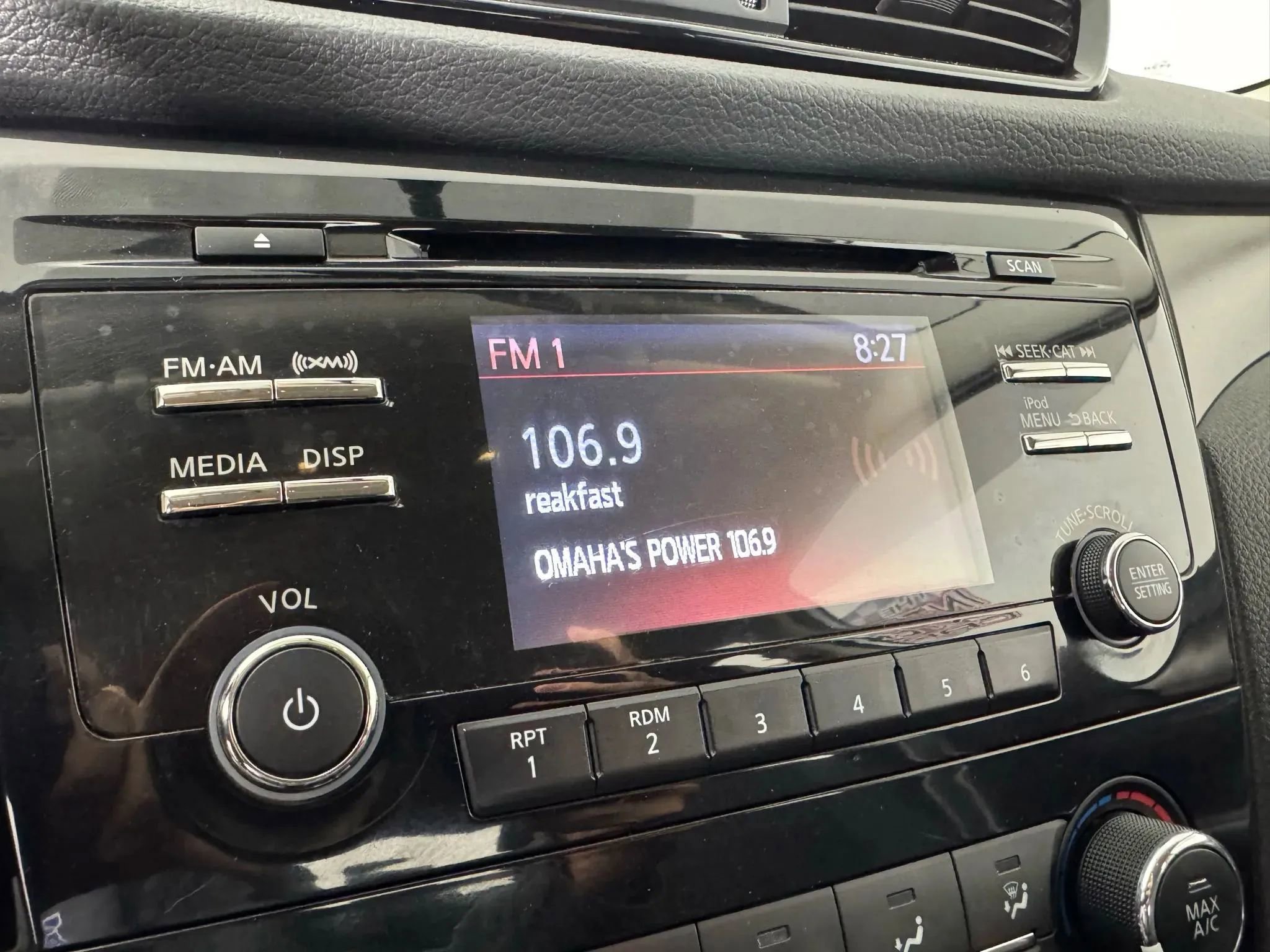 Used 2018 Nissan Rogue Sport S w/ S Appearance Package image 18