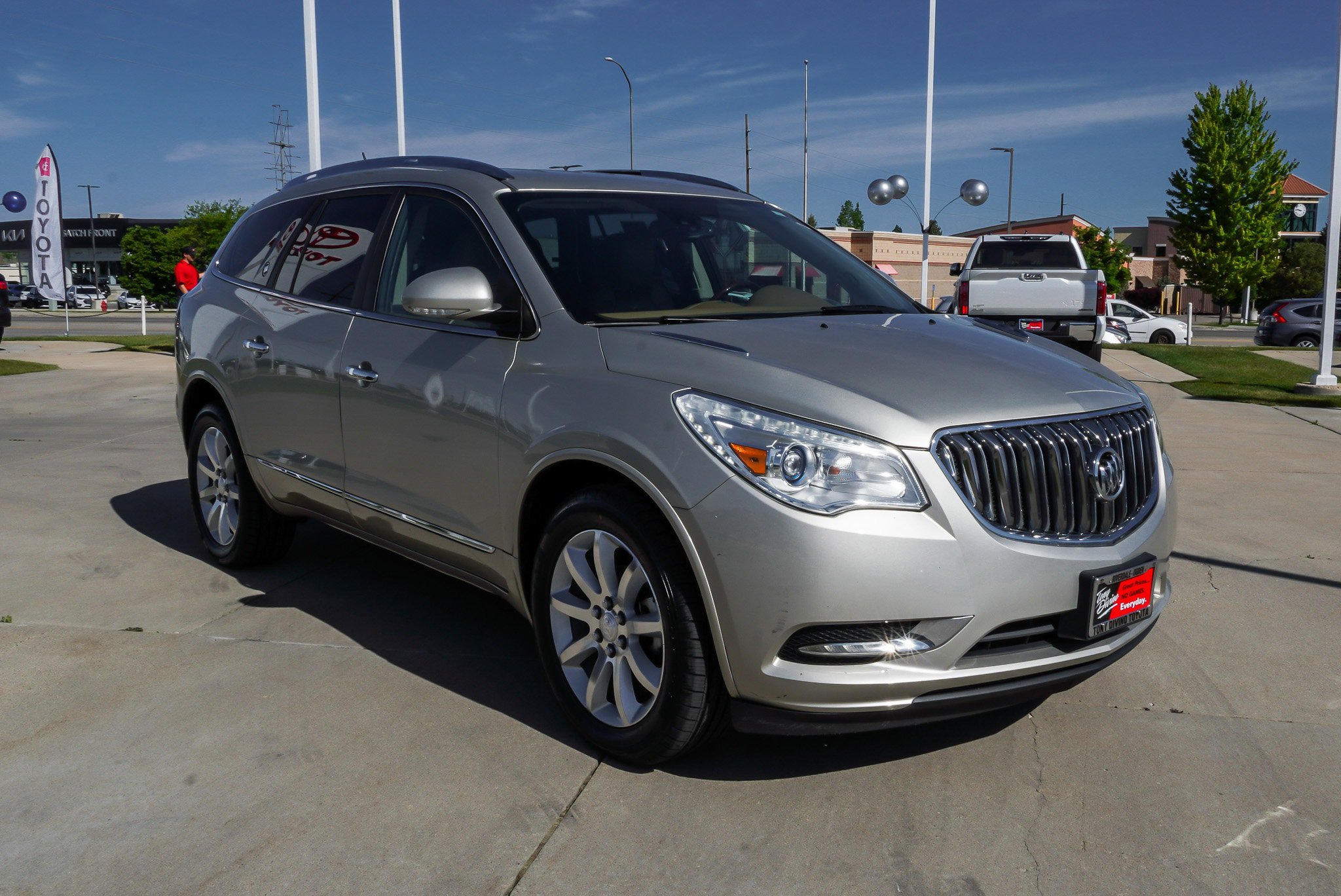 Used 2017 Buick Enclave Premium w/ Trailering Package AWD/4WD image 2