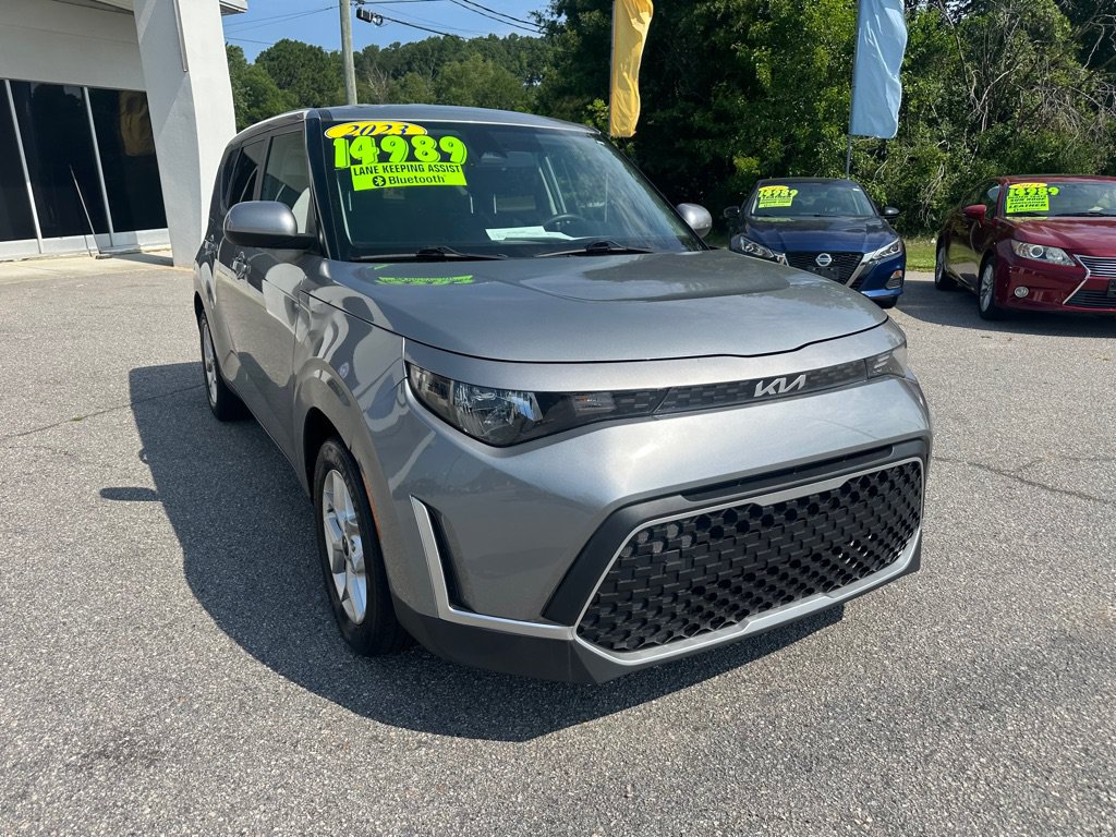 Used 2023 Kia Soul LX w/ LX Technology Package FWD image 7