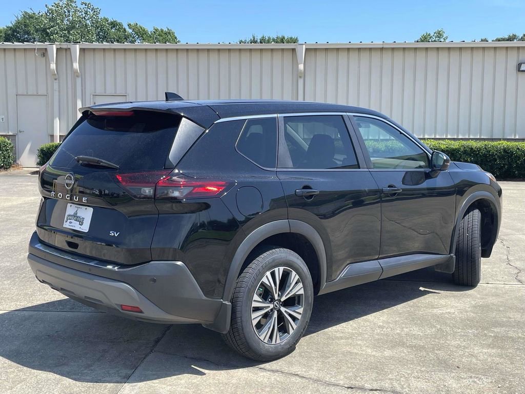 Used 2022 Nissan Rogue SV FWD image 3