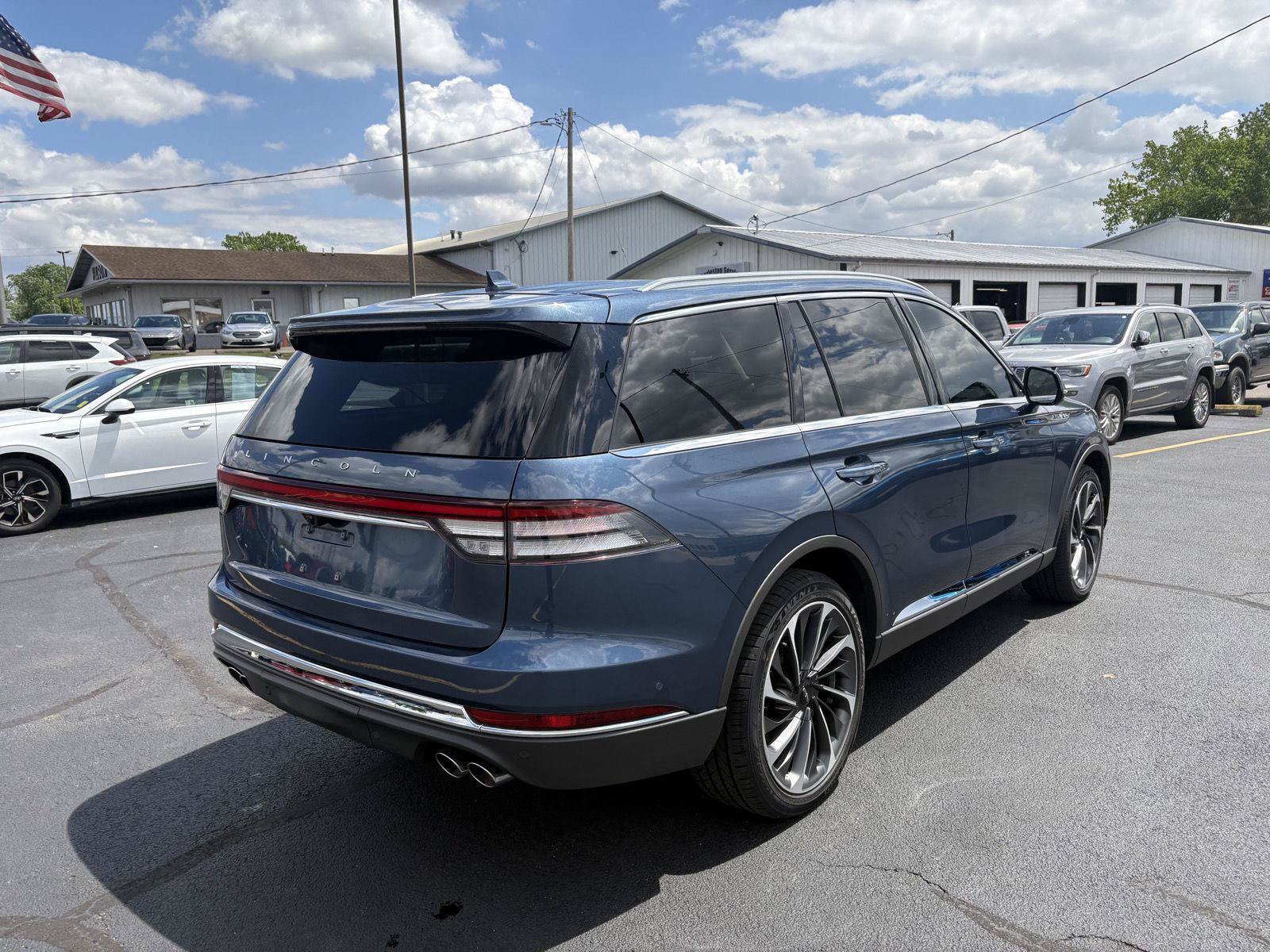 Used 2020 Lincoln Aviator Reserve w/ Equipment Group 202A AWD/4WD image 28