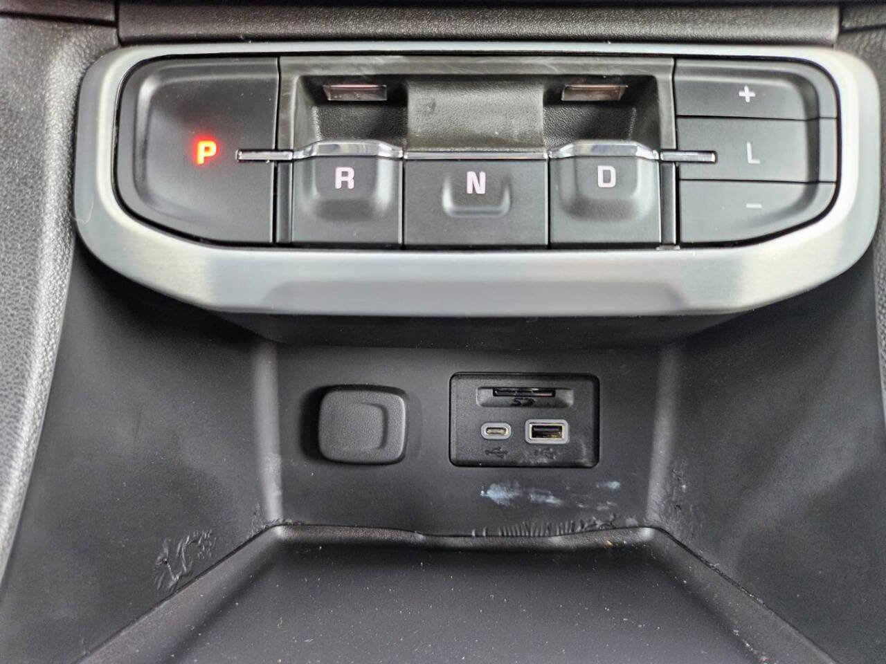 Used 2022 GMC Acadia SLT w/ LPO, Floor Liner Package image 20
