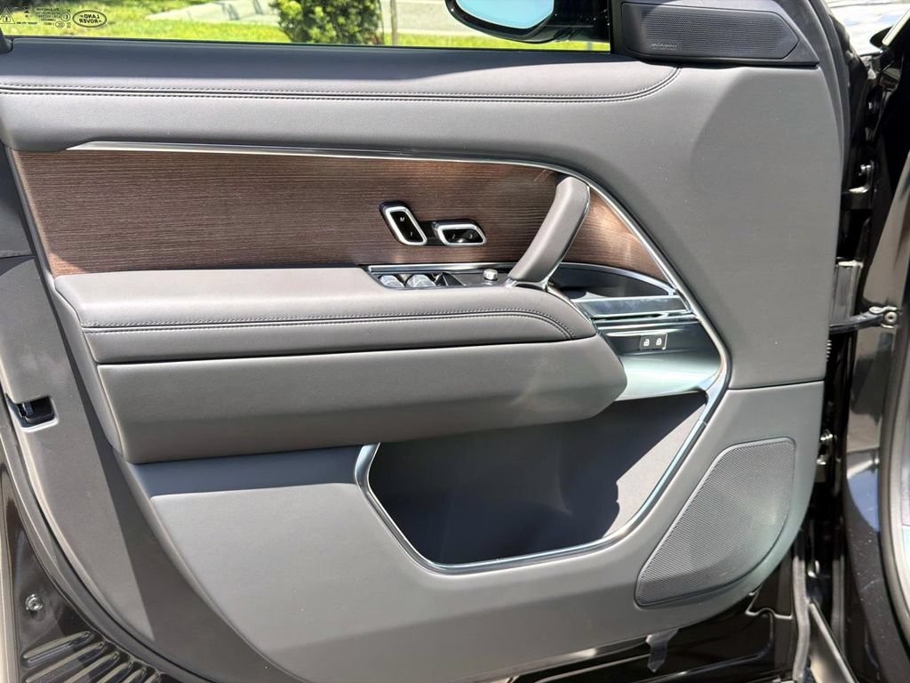 New 2026 Land Rover Range Rover SE AWD/4WD image 15