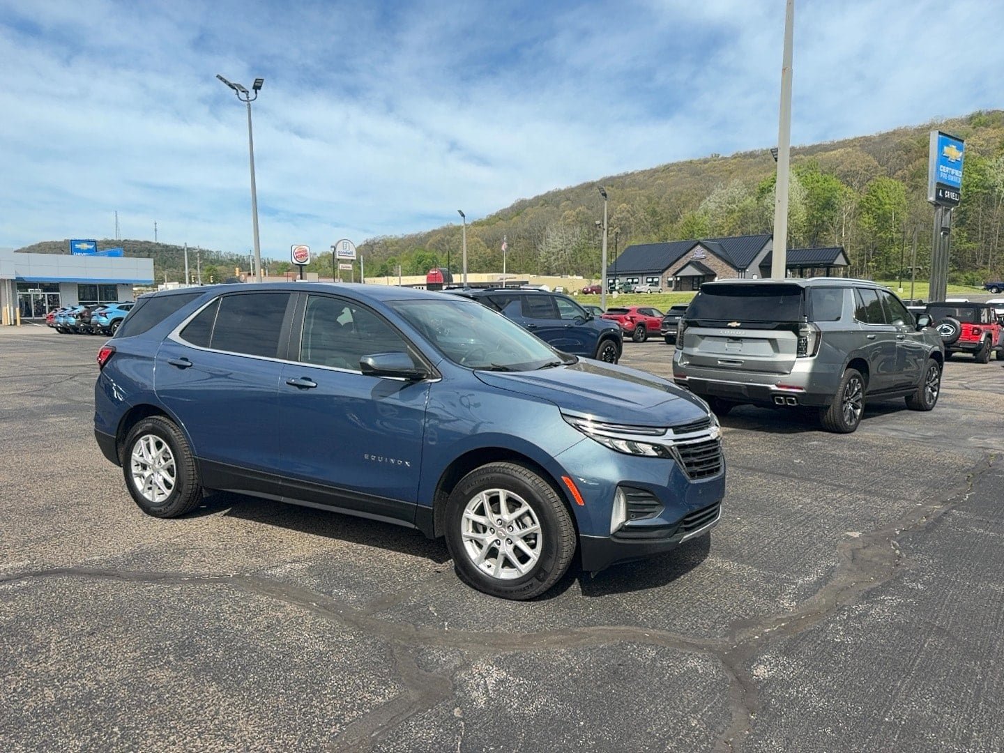 Used 2024 Chevrolet Equinox LT AWD/4WD image 1