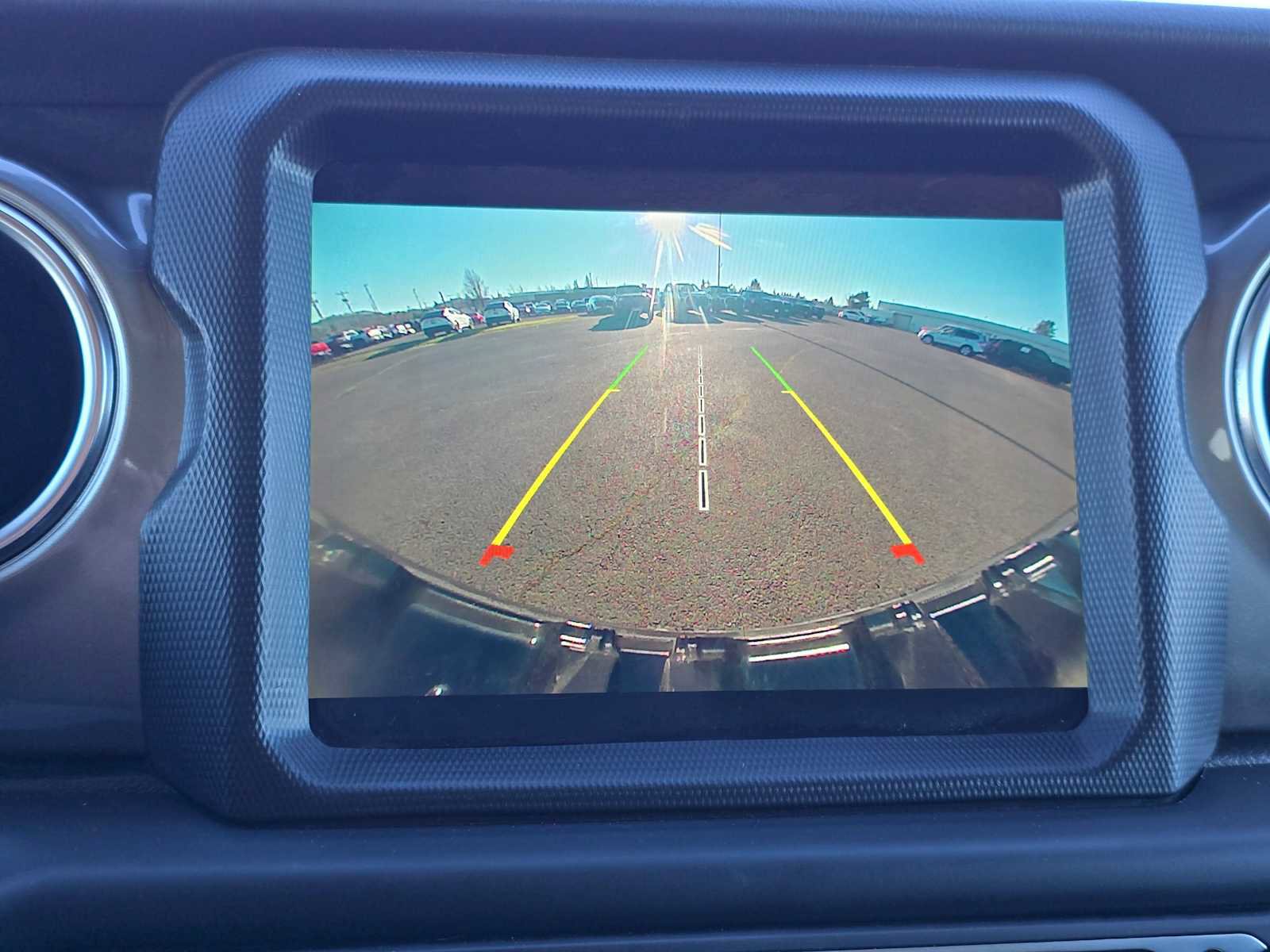 Used 2020 Jeep Wrangler Unlimited Sahara image 32