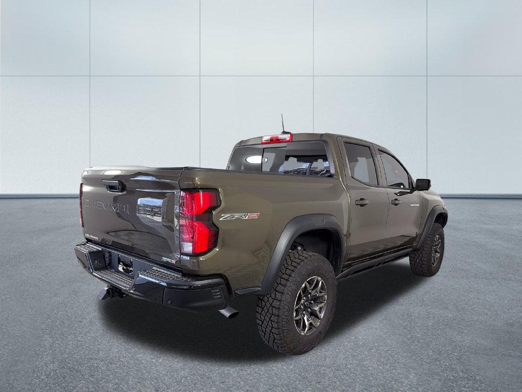 Used 2025 Chevrolet Colorado ZR2 w/ Technology Package AWD/4WD image 7