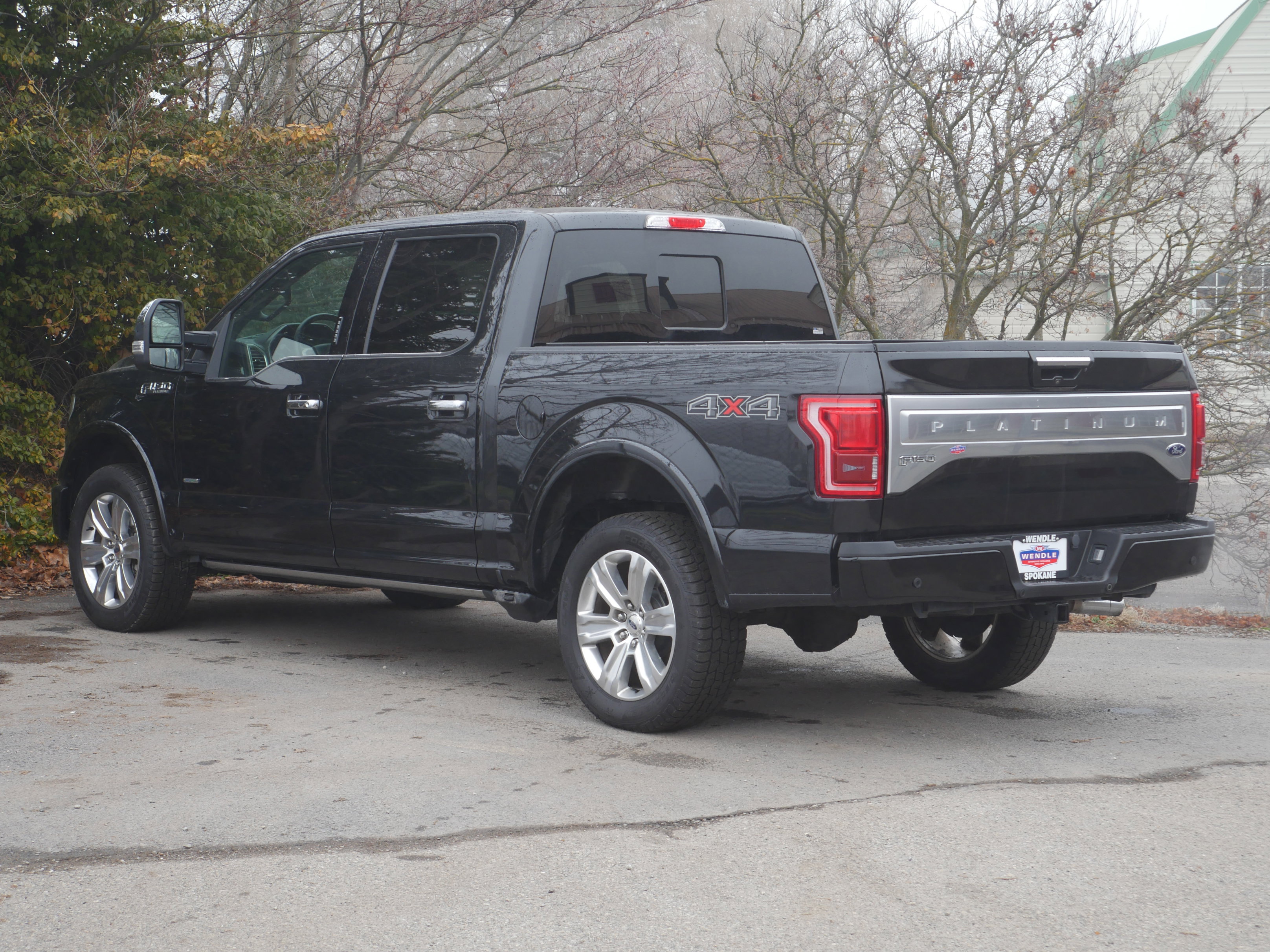 Used 2015 Ford F150 Platinum w/ Equipment Group 701A Luxury image 23