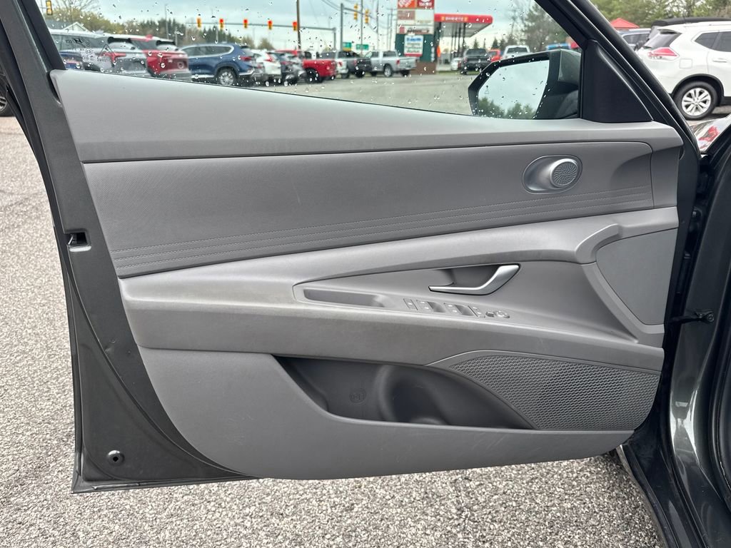 Used 2024 Hyundai Elantra SEL FWD image 11