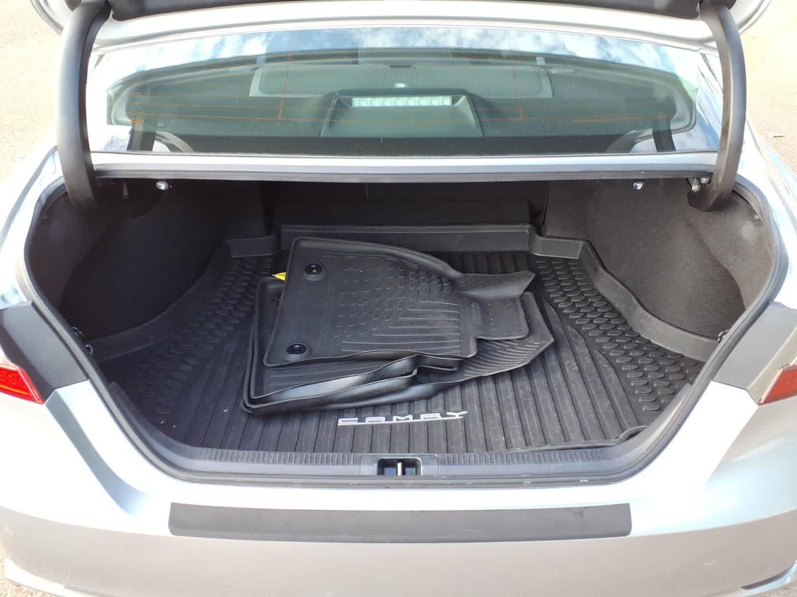 Used 2021 Toyota Camry XSE FWD image 6